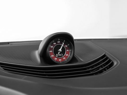 Used 2023 Porsche Taycan image 31