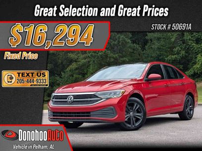 Used 2022 Volkswagen Jetta SE w/ Panoramic Sunroof Package