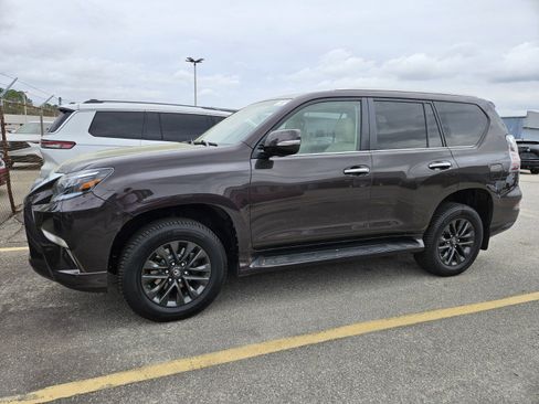 Used 2020 Lexus GX 460 Premium w/ Premium Package image 5