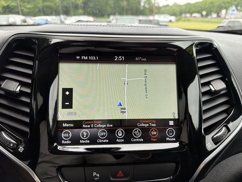 Used 2019 Jeep Cherokee Limited AWD/4WD image 26