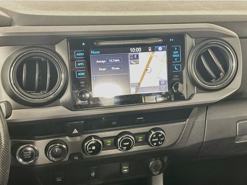 Used 2017 Toyota Tacoma TRD Sport w/ Tow Package (A/T) AWD/4WD image 24