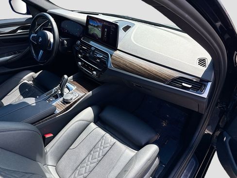 Used 2023 BMW 530i w/ M Sport Package RWD image 14