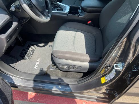 Used 2025 Toyota RAV4 XLE w/ Convenience Package FWD image 8