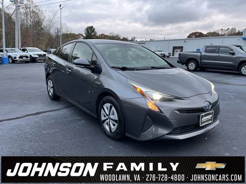 Used 2017 Toyota Prius Two image 1