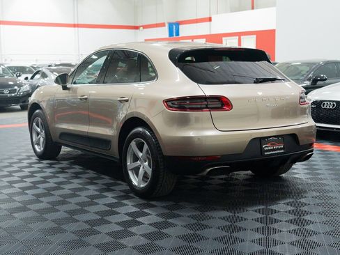 Used 2017 Porsche Macan AWD/4WD image 4
