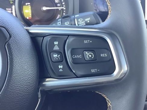 Used 2024 Jeep Wrangler Unlimited Sahara w/ Technology Group image 28