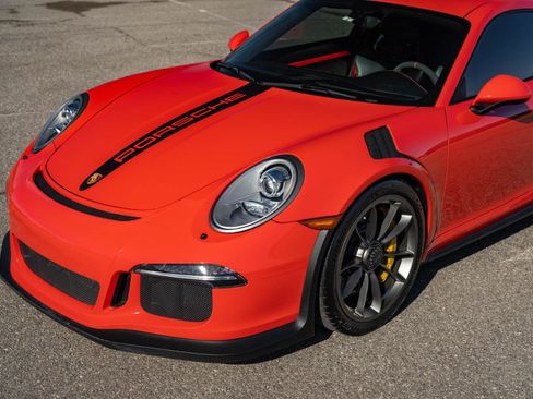 Used 2016 Porsche 911 GT3 RS image 9