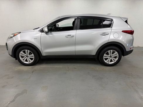 Used 2018 Kia Sportage LX image 2