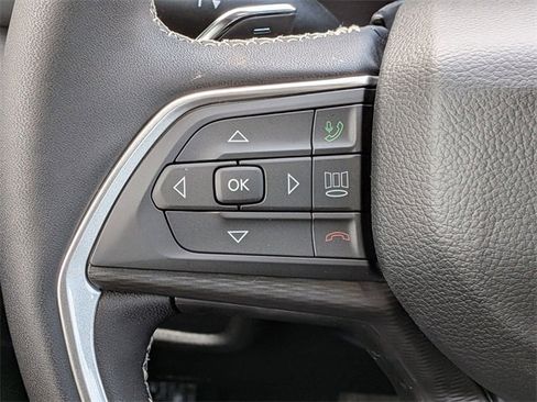 New 2025 Jeep Grand Cherokee Altitude image 19