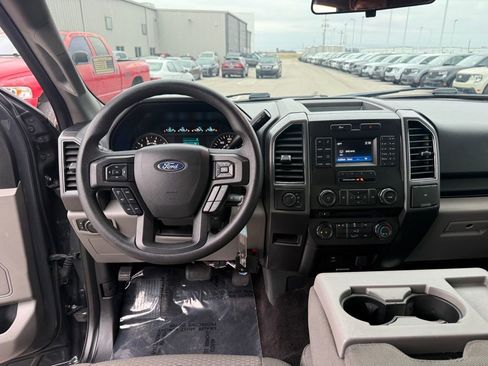 Used 2017 Ford F150 XLT image 12
