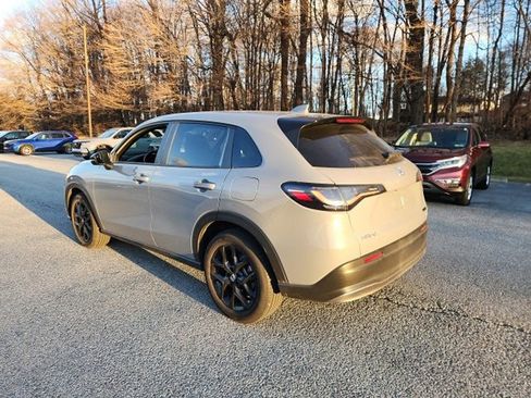 Certified 2023 Honda HR-V Sport image 3