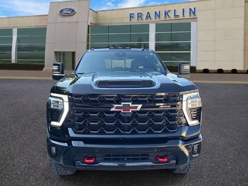 Used 2025 Chevrolet Silverado 2500 ZR2 w/ Technology Package AWD/4WD image 2