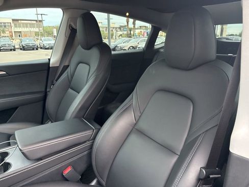 Used 2024 Tesla Model Y Performance image 12