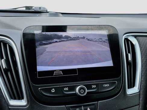 Used 2021 Chevrolet Malibu LT FWD image 13