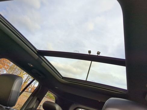 New 2025 Jeep Grand Cherokee Limited w/ Trailer Tow Package image 21