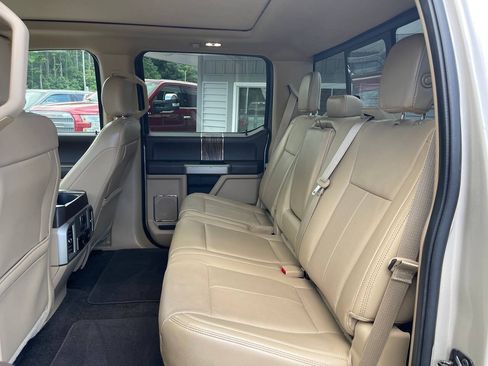 Used 2018 Ford F150 Lariat w/ Equipment Group 502A Luxury AWD/4WD image 24