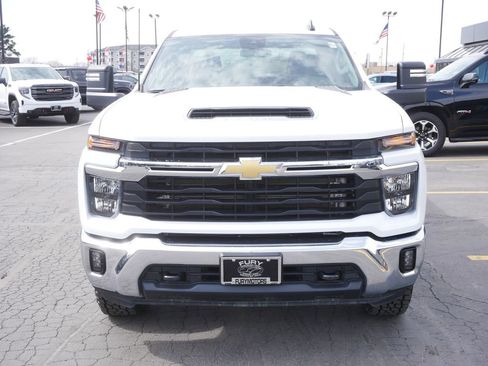 Used 2025 Chevrolet Silverado 2500 LT w/ Convenience Package AWD/4WD image 3