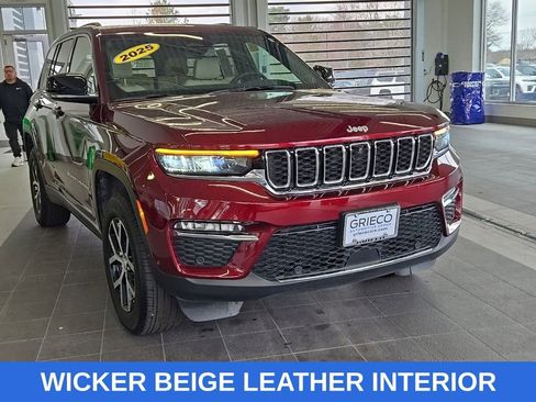 Used 2025 Jeep Grand Cherokee Limited w/ Luxury Tech Group II AWD/4WD image 2