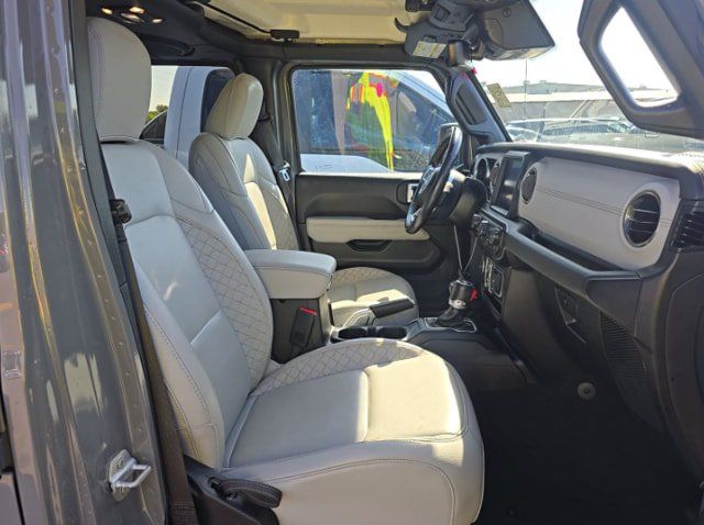 Used 2022 Jeep Wrangler Unlimited Sahara AWD/4WD image 15