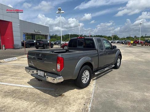 Used 2016 Nissan Frontier SV w/ SV Value Truck Package RWD image 7