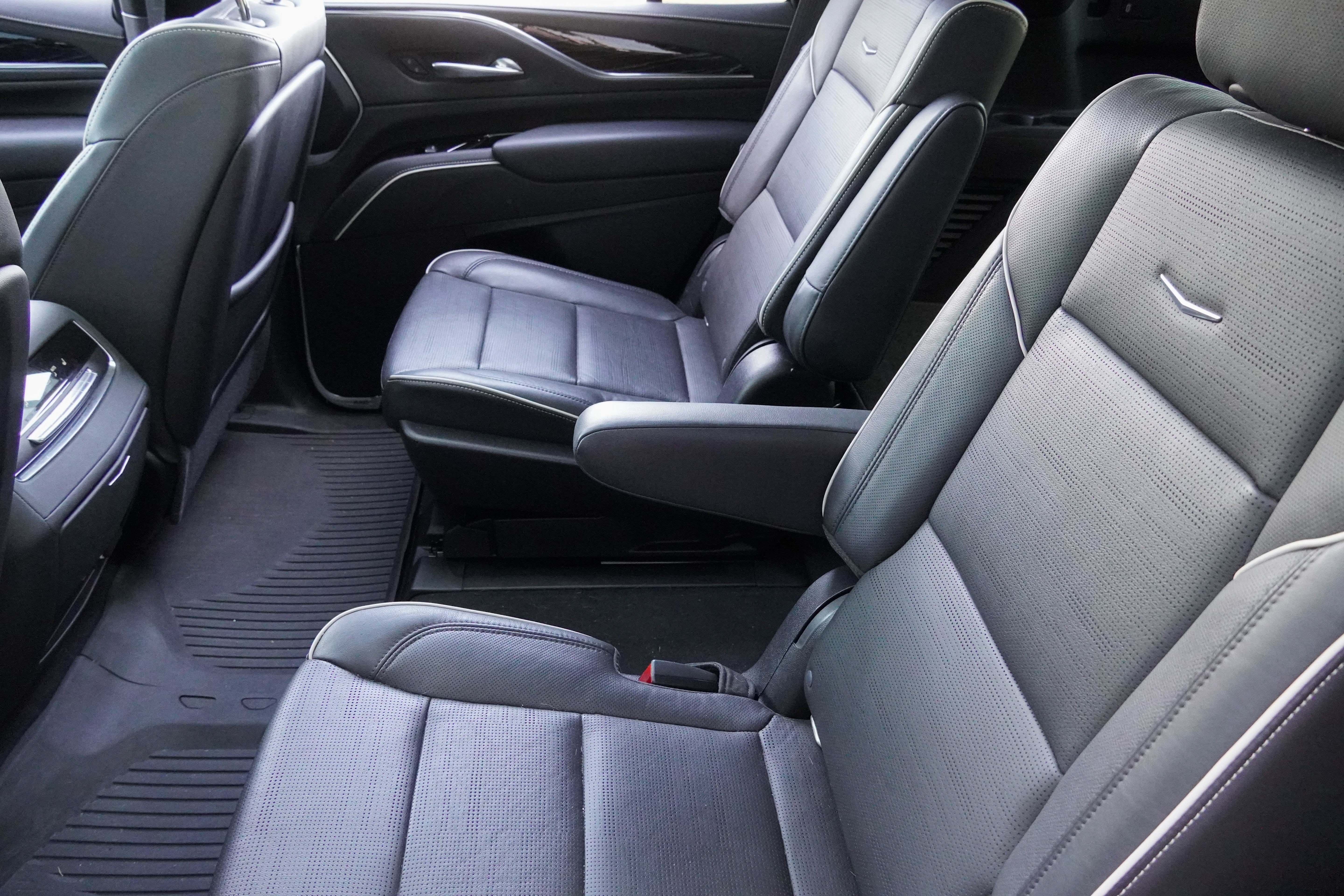 Used 2021 Cadillac Escalade Sport w/ Driver Assist Tech Package AWD/4WD image 37