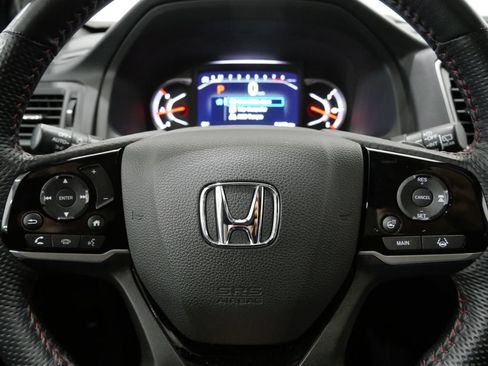 Used 2025 Honda Passport Black Edition image 17