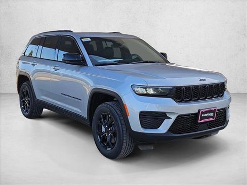 New 2025 Jeep Grand Cherokee Altitude image 6