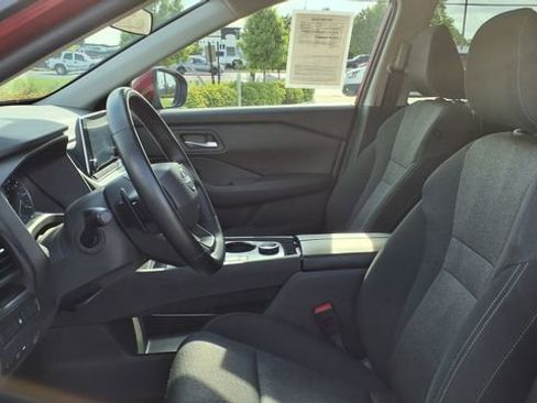 Used 2025 Nissan Rogue SV AWD/4WD image 16