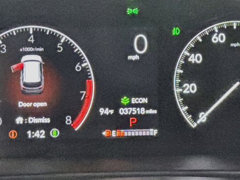 Used 2024 Honda Pilot Touring image 18