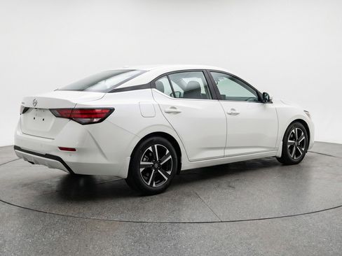Used 2025 Nissan Sentra SV FWD image 9