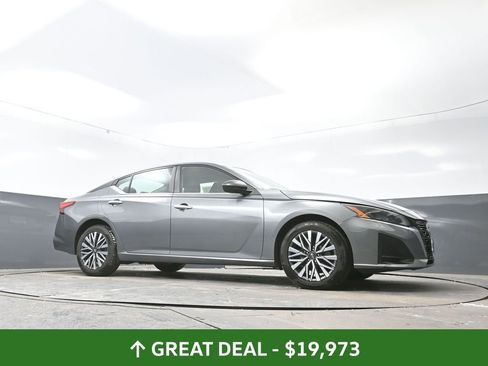 Used 2024 Nissan Altima 2.5 SV image 52