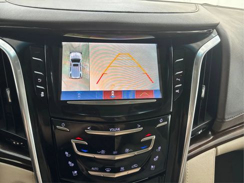 Used 2017 Cadillac Escalade Premium Luxury AWD/4WD image 36