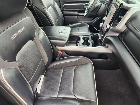 Used 2025 RAM 1500 Laramie AWD/4WD image 13