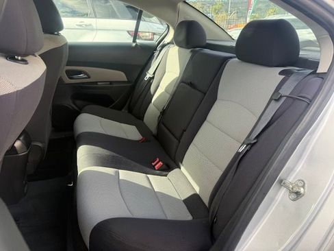 Used 2014 Chevrolet Cruze LS image 5