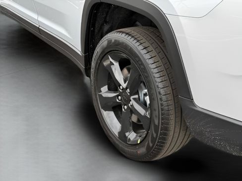 New 2026 Jeep Grand Cherokee L Limited AWD/4WD image 32