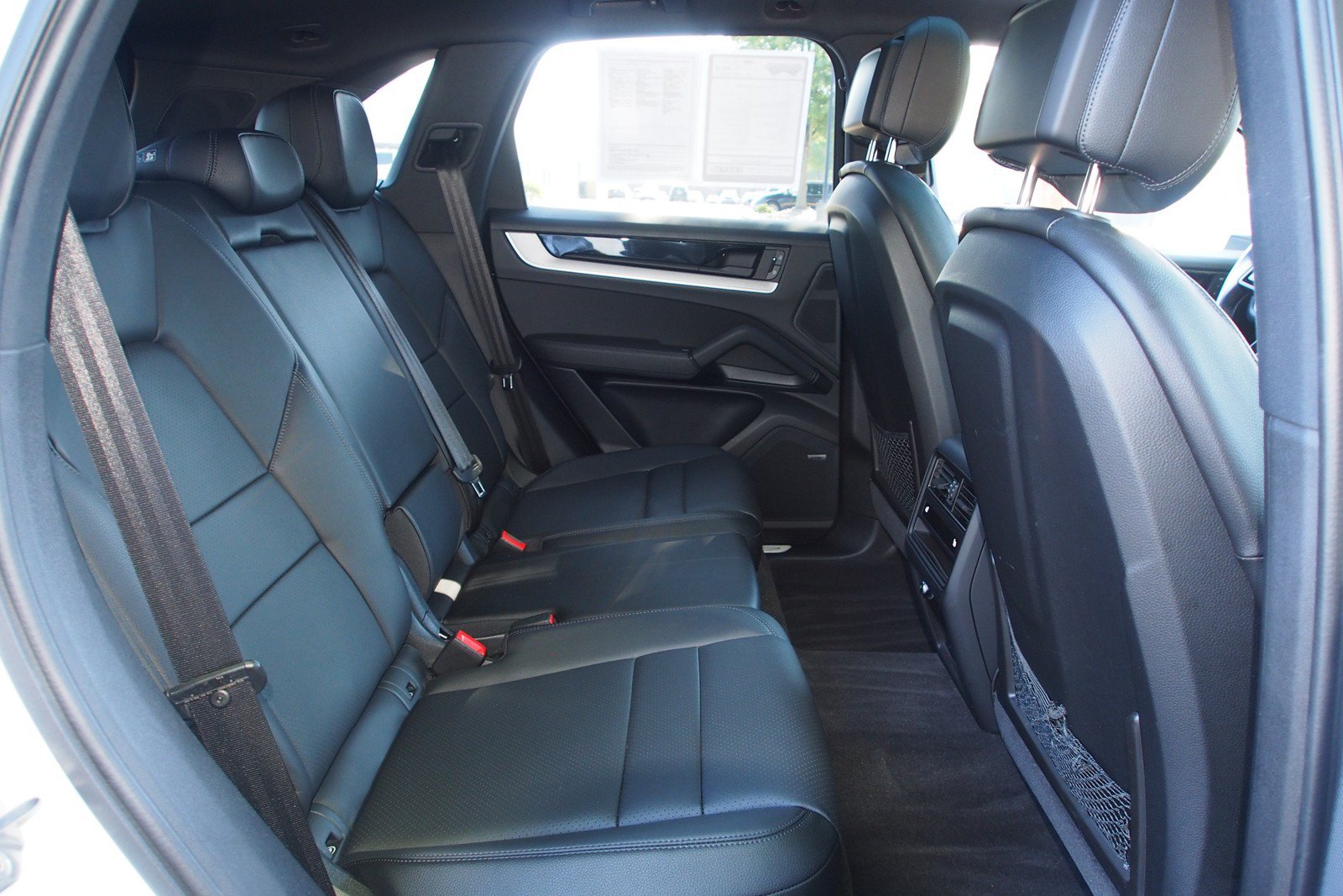 Used 2024 Porsche Cayenne AWD/4WD image 14