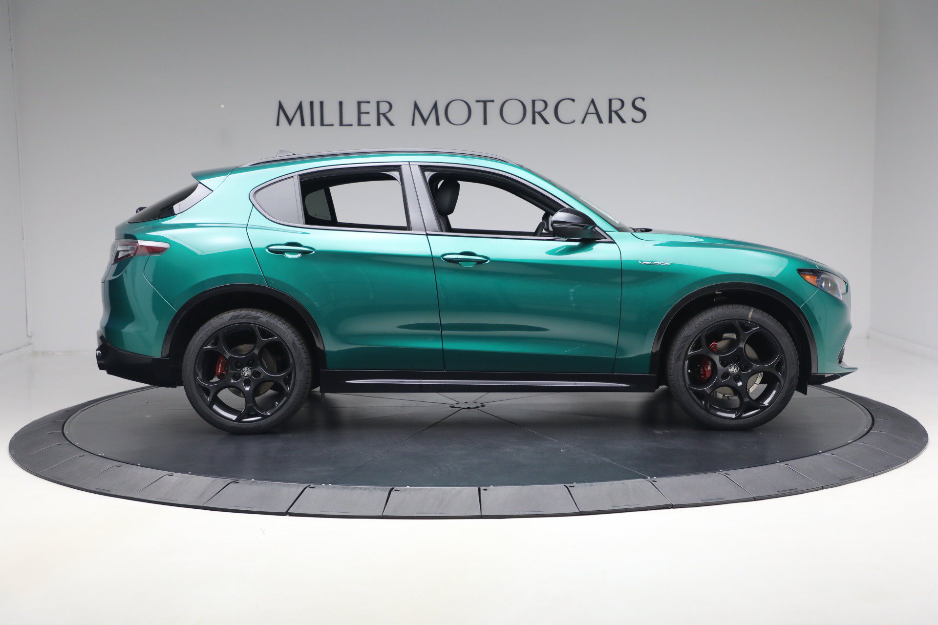 New 2026 Alfa Romeo Stelvio Sprint AWD/4WD image 8