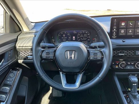 Used 2024 Honda Accord Touring image 10