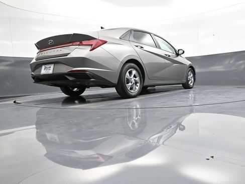 Certified 2023 Hyundai Elantra SE FWD image 29