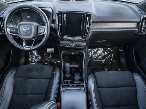 Used 2021 Volvo XC40 P8 Recharge w/ Advanced Package image 20