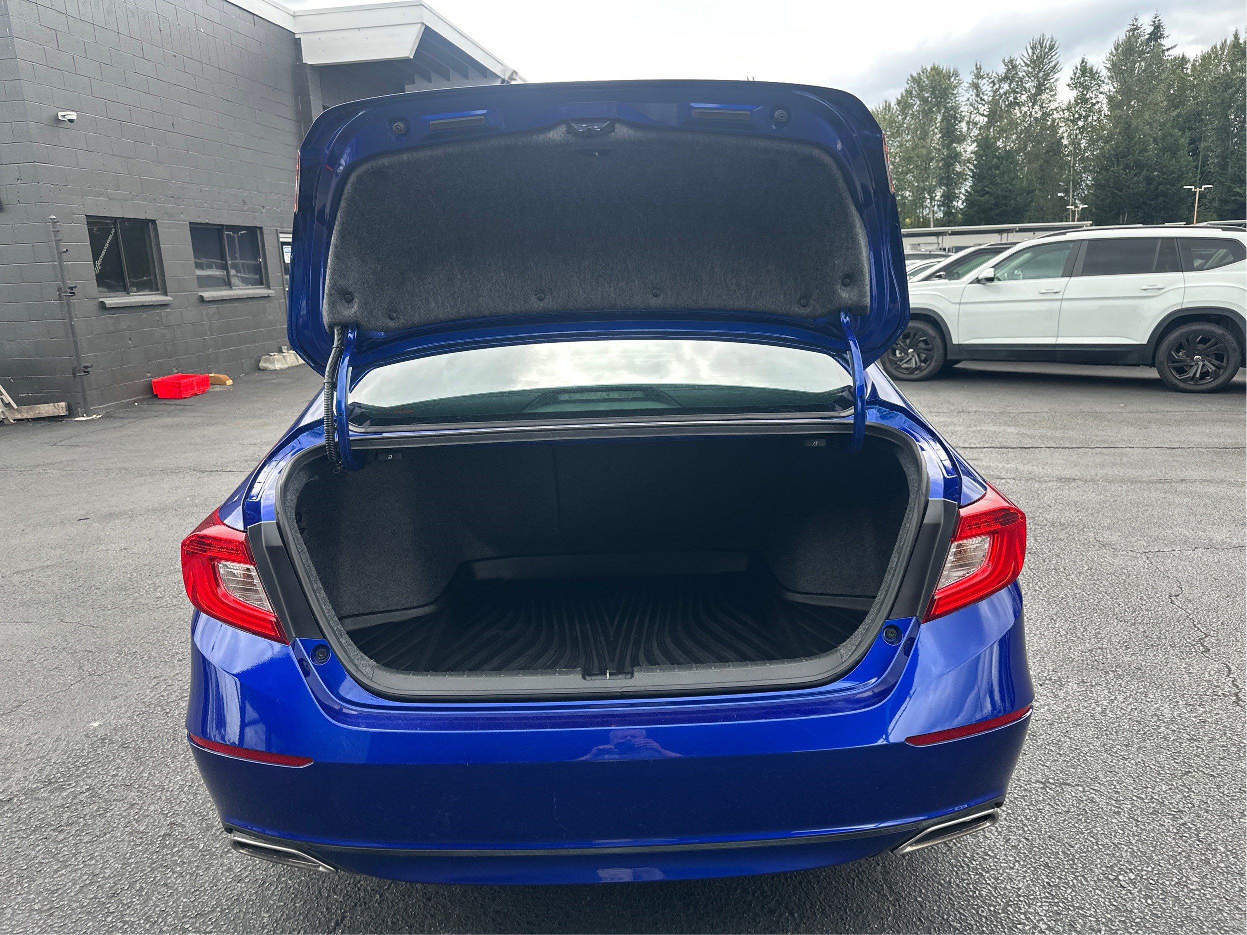 Used 2018 Honda Accord Sport image 11