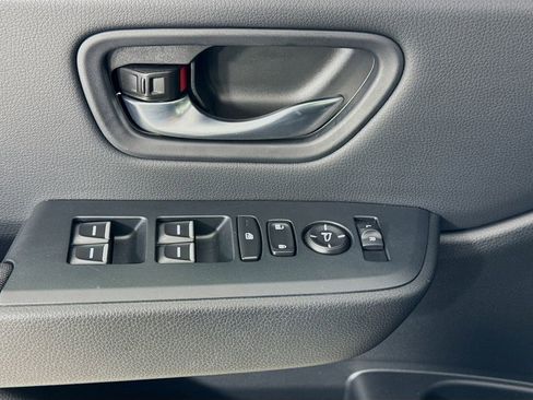 Used 2025 Honda Pilot Sport image 21