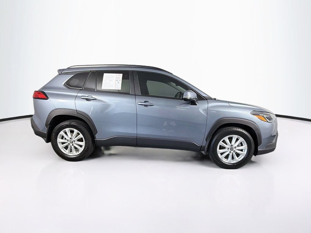 Used 2024 Toyota Corolla Cross LE FWD image 11