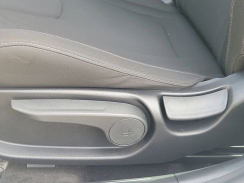 Used 2025 Hyundai Elantra Sport FWD image 17