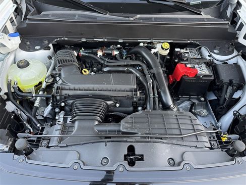 New 2025 Ford Maverick XLT w/ XLT Luxury Package image 9