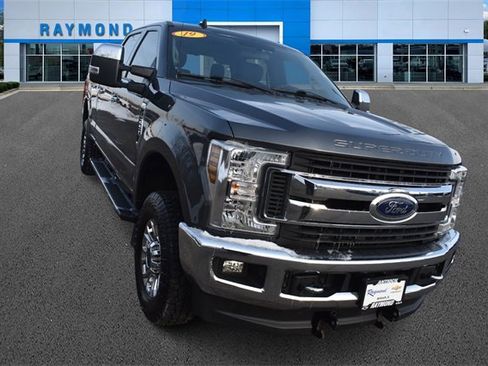 Used 2019 Ford F250 XLT w/ XLT Premium Package image 9