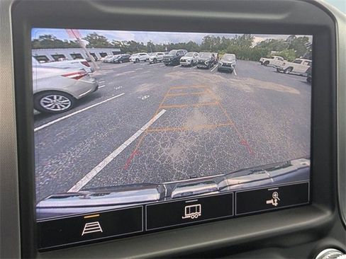 Used 2022 GMC Sierra 1500 SLT w/ SLT Premium Package image 4