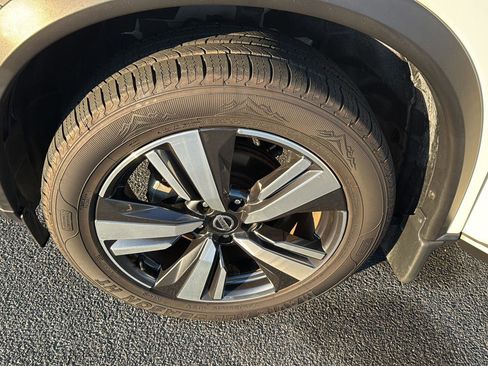 Used 2021 Nissan Rogue Platinum image 34