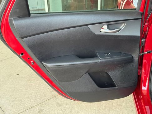 Used 2020 Kia Forte LXS FWD image 17