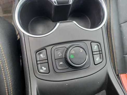 Used 2020 GMC Terrain SLT w/ Preferred Package image 16